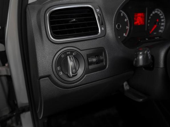 Volkswagen Polo V с пробегом 2013 года, цена 840 000 рублей, 132122 км, седан, Автокод Объявления