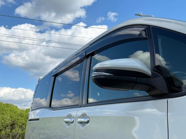 Toyota Noah III (R80) Рестайлинг с пробегом 2019 года, цена 2 999 000 рублей, 94163 км, минивэн, Автокод Объявления