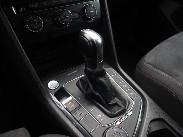 Volkswagen Tiguan II с пробегом 2018 года, цена 2 470 000 рублей, 162643 км, внедорожник, Автокод Объявления