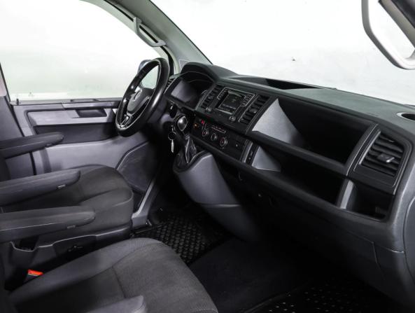 Volkswagen Caravelle T6 с пробегом 2015 года, цена 2 190 000 рублей, 226925 км, минивэн, Автокод Объявления