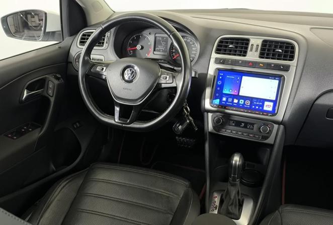 Volkswagen Polo V Рестайлинг с пробегом 2017 года, цена 1 285 000 рублей, 156431 км, седан, Автокод Объявления