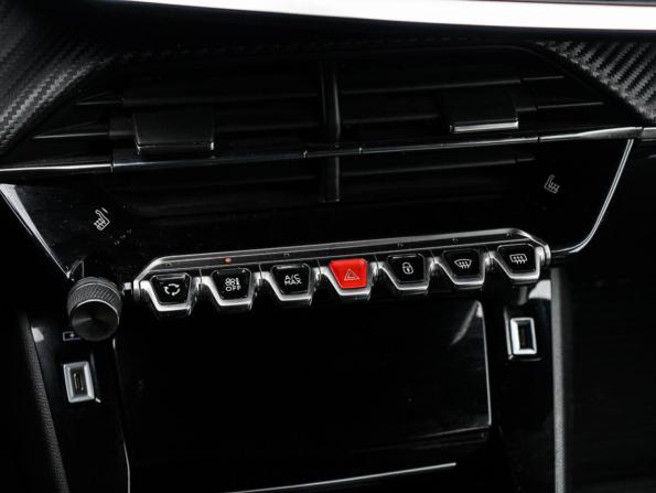 Peugeot 2008 II с пробегом 2021 года, цена 1 950 000 рублей, 74439 км, внедорожник, Автокод Объявления