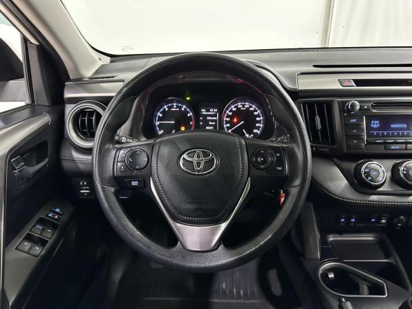 Toyota RAV4 IV (XA40) Рестайлинг с пробегом 2015 года, цена 1 899 000 рублей, 177145 км, внедорожник, Автокод Объявления
