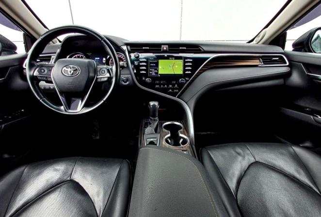 Toyota Camry VII (XV50) Рестайлинг 2 с пробегом 2018 года, цена 2 950 000 рублей, 105375 км, седан, Автокод Объявления