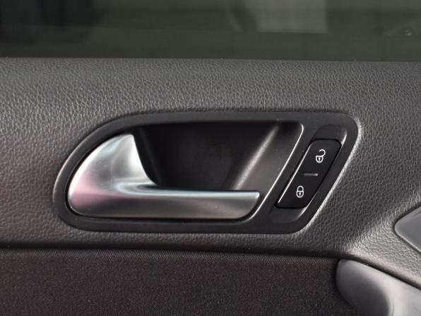 Volkswagen Tiguan I Рестайлинг с пробегом 2012 года, цена 1 099 999 рублей, 279412 км, внедорожник, Автокод Объявления