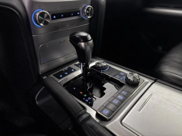 Toyota Land Cruiser 200 Series Рестайлинг 2 с пробегом 2018 года, цена 5 399 000 рублей, 220541 км, внедорожник, Автокод Объявления