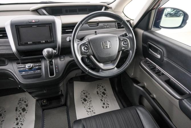 Honda Freed II с пробегом 2017 года, цена 1 549 000 рублей, 83400 км, компактвэн, Автокод Объявления
