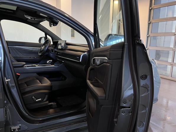 Geely Okavango I Рестайлинг с пробегом 2024 года, цена 3 176 000 рублей, 21862 км, внедорожник, Автокод Объявления