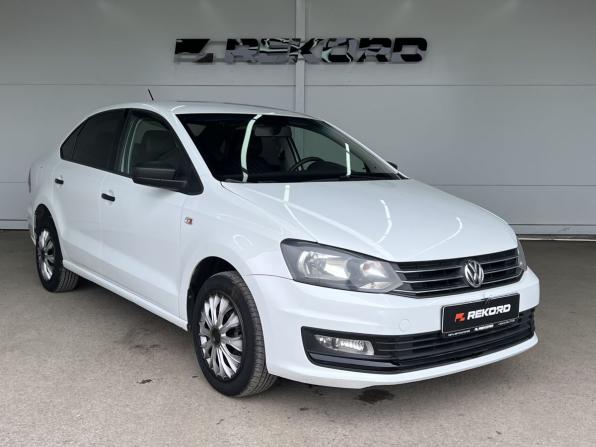 Volkswagen Polo V Рестайлинг с пробегом 2018 года, цена 899 000 рублей, 134786 км, седан, Автокод Объявления