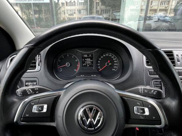 Volkswagen Polo V Рестайлинг с пробегом 2018 года, цена 1 435 000 рублей, 57258 км, седан, Автокод Объявления