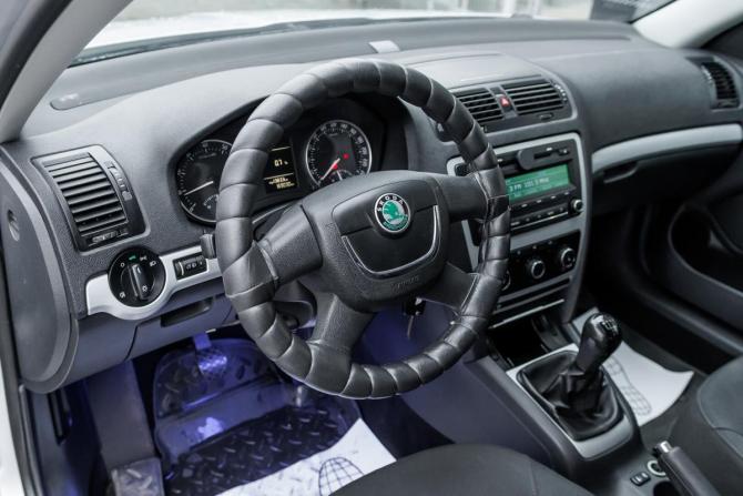 Skoda Octavia II (A5) Рестайлинг с пробегом 2009 года, цена 540 000 рублей, 169029 км, лифтбек, Автокод Объявления