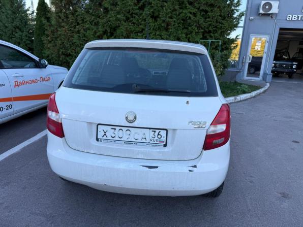 Skoda Fabia II Рестайлинг с пробегом 2010 года, цена 250 000 рублей, 300000 км, хэтчбек, Автокод Объявления