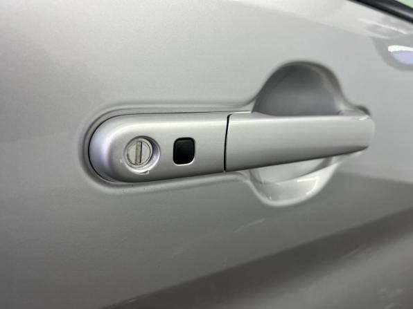 Suzuki Solio IV с пробегом 2020 года, цена 1 330 000 рублей, 48281 км, микровэн, Автокод Объявления