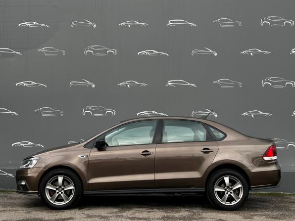 Volkswagen Polo V Рестайлинг с пробегом 2017 года, цена 1 067 900 рублей, 134946 км, седан, Автокод Объявления
