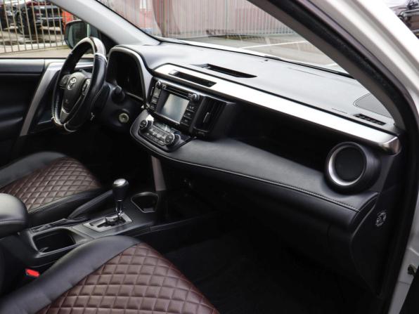 Toyota RAV4 IV (XA40) Рестайлинг с пробегом 2015 года, цена 2 250 000 рублей, 145039 км, внедорожник, Автокод Объявления