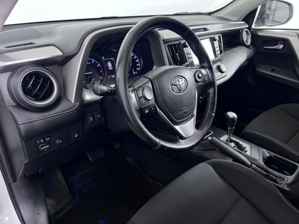 Toyota RAV4 IV (XA40) Рестайлинг с пробегом 2017 года, цена 2 297 000 рублей, 64636 км, внедорожник, Автокод Объявления