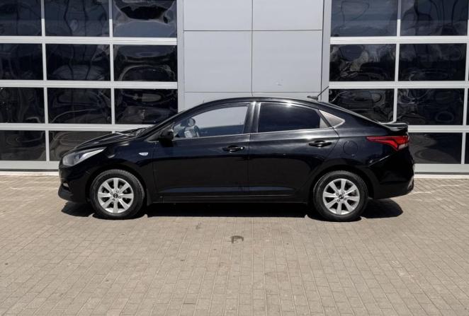 Hyundai Solaris II с пробегом 2019 года, цена 1 065 000 рублей, 153425 км, седан, Автокод Объявления