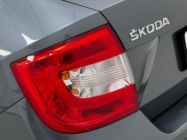 Skoda Rapid I с пробегом 2015 года, цена 1 199 900 рублей, 100500 км, лифтбек, Автокод Объявления