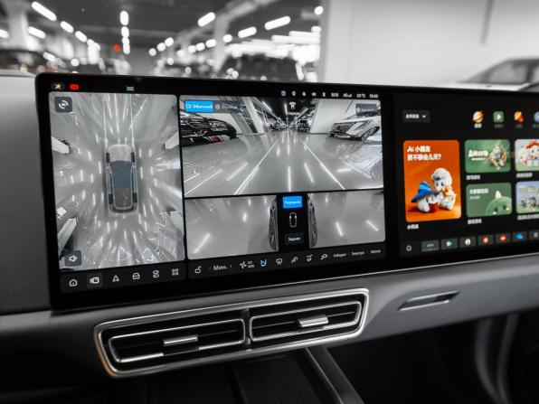 Li Auto (Lixiang) L9 I Рестайлинг с пробегом 2025 года, цена 10 700 000 рублей, 44 км, внедорожник, Автокод Объявления