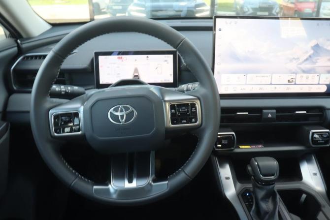 Toyota RAV4 VI (XA60) с пробегом 2026 года, цена 4 420 000 рублей, 10 км, внедорожник, Автокод Объявления