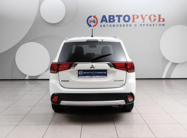 Mitsubishi Outlander III Рестайлинг 2 с пробегом 2016 года, цена 1 345 000 рублей, 260000 км, внедорожник, Автокод Объявления