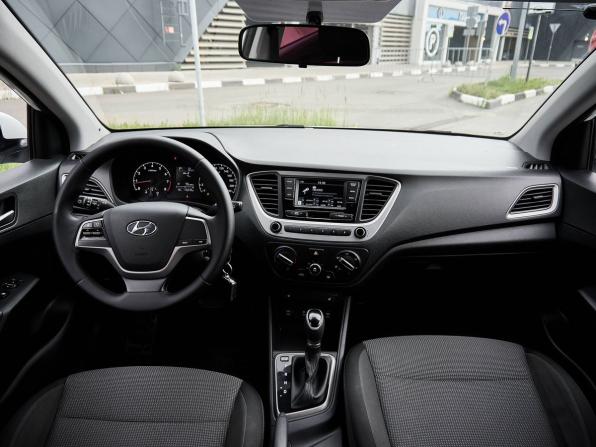 Hyundai Solaris II с пробегом 2018 года, цена 1 198 000 рублей, 146548 км, седан, Автокод Объявления