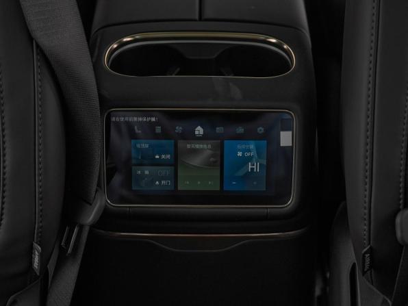 Lynk &amp; Co 900 с пробегом 2025 года, цена 7 789 000 рублей, 81 км, внедорожник, Автокод Объявления