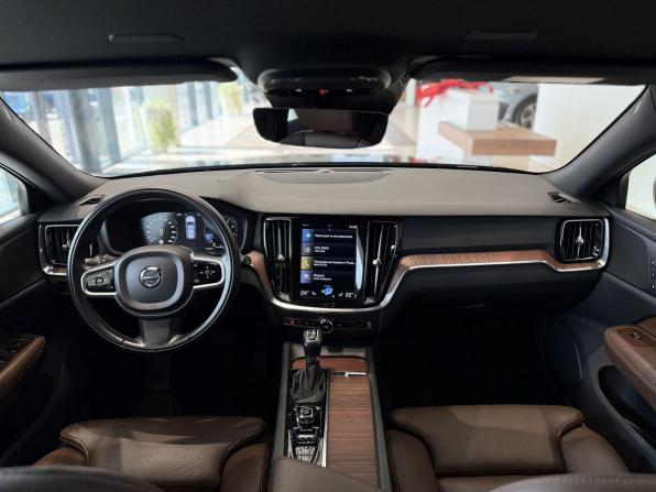 Volvo V60 Cross Country II с пробегом 2021 года, цена 3 990 000 рублей, 115000 км, универсал, Автокод Объявления