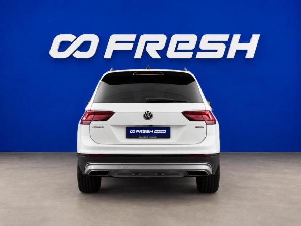 Volkswagen Tiguan II с пробегом 2018 года, цена 2 888 444 рубля, 111568 км, внедорожник, Автокод Объявления