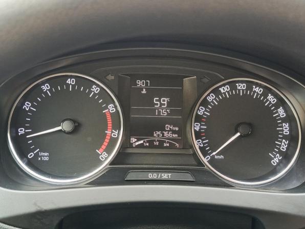 Skoda Rapid I с пробегом 2016 года, цена 995 000 рублей, 125765 км, лифтбек, Автокод Объявления