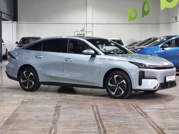 Geely Galaxy L6 с пробегом 2025 года, цена 2 770 000 рублей, 12900 км, седан, Автокод Объявления