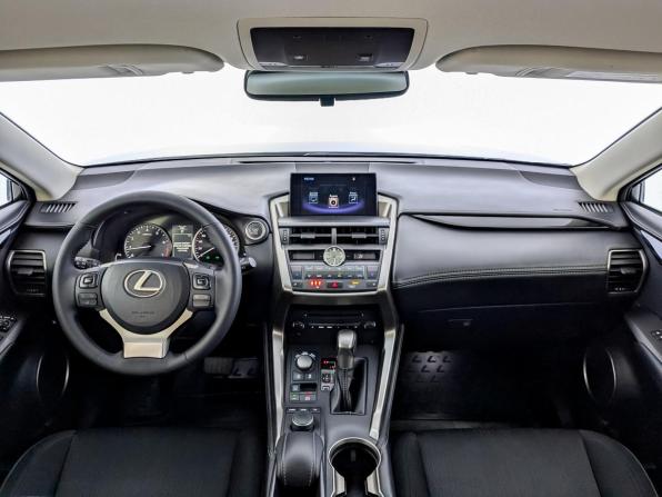 Lexus NX I с пробегом 2015 года, цена 2 120 000 рублей, 212618 км, внедорожник, Автокод Объявления