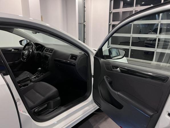 Volkswagen Jetta VI Рестайлинг с пробегом 2018 года, цена 1 470 000 рублей, 101271 км, седан, Автокод Объявления