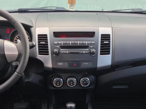 Mitsubishi Outlander II Рестайлинг с пробегом 2010 года, цена 1 099 000 рублей, 255846 км, внедорожник, Автокод Объявления