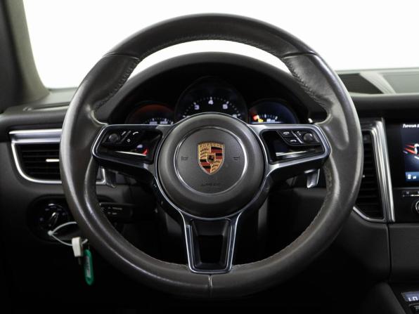 Porsche Macan I с пробегом 2018 года, цена 3 150 999 рублей, 217907 км, внедорожник, Автокод Объявления