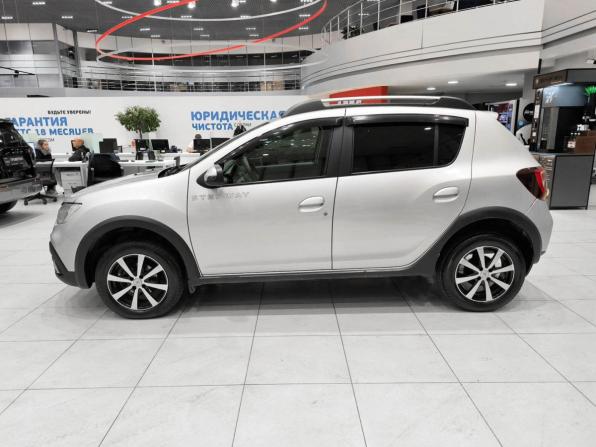 Renault Sandero II Рестайлинг с пробегом 2019 года, цена 880 000 рублей, 188794 км, хэтчбек, Автокод Объявления