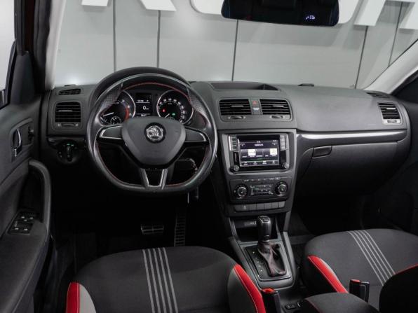 Skoda Yeti I Рестайлинг с пробегом 2017 года, цена 1 399 000 рублей, 203507 км, внедорожник, Автокод Объявления