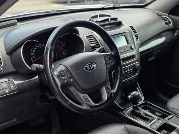Kia Sorento II Рестайлинг с пробегом 2017 года, цена 1 760 000 рублей, 223631 км, внедорожник, Автокод Объявления