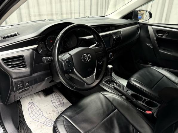 Toyota Corolla XI (E160 E170 E180) с пробегом 2015 года, цена 1 549 000 рублей, 159350 км, седан, Автокод Объявления