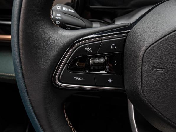Geely Monjaro I с пробегом 2023 года, цена 3 240 000 рублей, 37178 км, внедорожник, Автокод Объявления