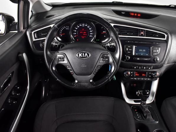Kia Ceed II Рестайлинг с пробегом 2018 года, цена 930 000 рублей, 92964 км, универсал, Автокод Объявления
