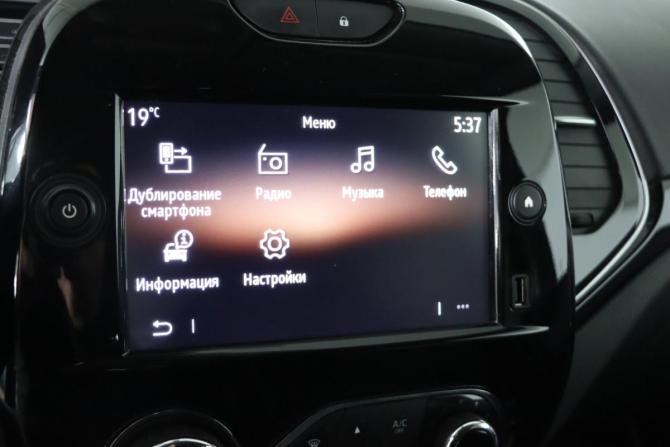 Renault Kaptur I Рестайлинг с пробегом 2021 года, цена 1 759 990 рублей, 95135 км, внедорожник, Автокод Объявления
