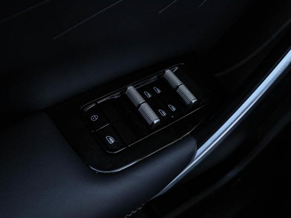 Geely Atlas II с пробегом 2024 года, цена 2 850 000 рублей, 26877 км, внедорожник, Автокод Объявления