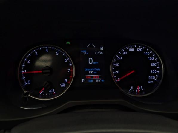 Toyota RAV4 V (XA50) с пробегом 2025 года, цена 3 850 000 рублей, 5557 км, внедорожник, Автокод Объявления