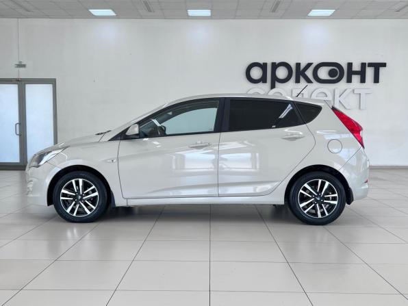 Hyundai Solaris I Рестайлинг с пробегом 2015 года, цена 995 000 рублей, 97234 км, хэтчбек, Автокод Объявления