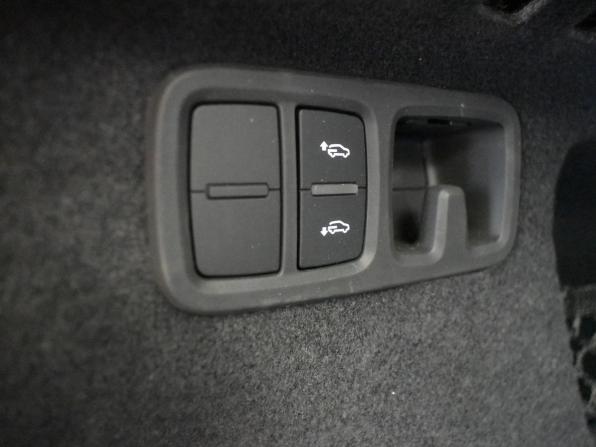 Audi Q8 I (4M) Рестайлинг с пробегом 2024 года, цена 12 500 000 рублей, 5933 км, внедорожник, Автокод Объявления