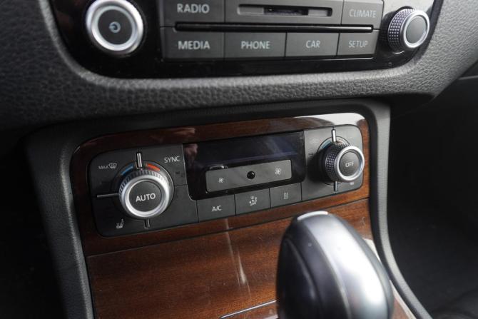 Volkswagen Touareg II Рестайлинг с пробегом 2015 года, цена 3 119 000 рублей, 129399 км, внедорожник, Автокод Объявления