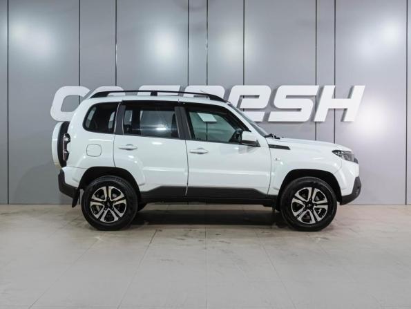 Lada (ВАЗ) Niva I Рестайлинг (Travel) с пробегом 2025 года, цена 1 539 000 рублей, 6000 км, внедорожник, Автокод Объявления