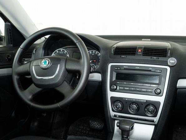Skoda Octavia II (A5) Рестайлинг с пробегом 2012 года, цена 955 000 рублей, 111643 км, лифтбек, Автокод Объявления