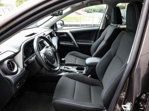 Toyota RAV4 IV (XA40) Рестайлинг с пробегом 2019 года, цена 2 398 000 рублей, 102000 км, внедорожник, Автокод Объявления